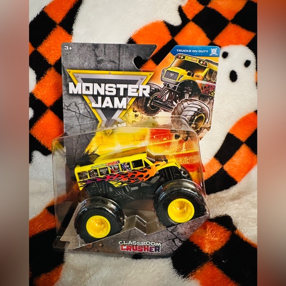 2025 Spin Master Monster Jam Series 44 Classroom Crusher Monster Truck 1:64 ! 📚 - Picture 1 of 2